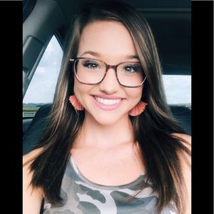 Meet your Posher, Grace